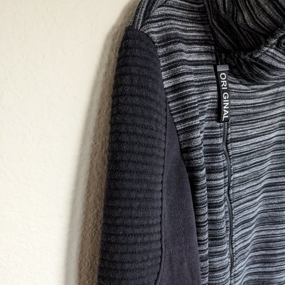 Men Gray-Black Stand-up Collar Sweater / Curvy design - Picture 5 of 9